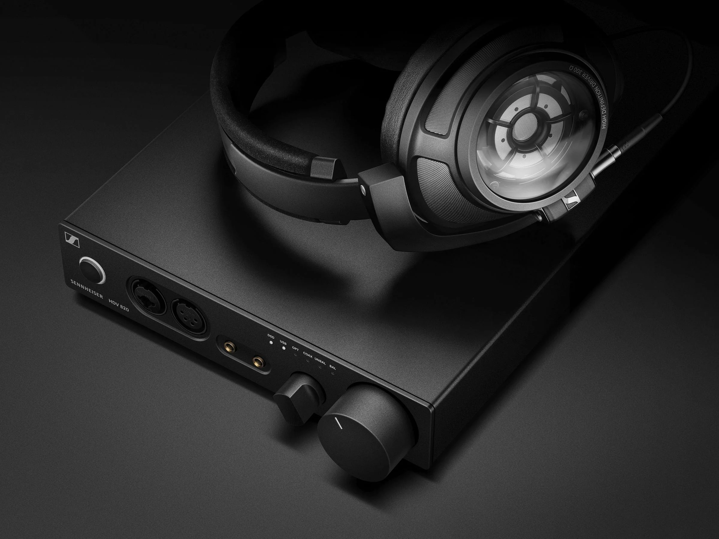 HDV 820 Amplifier