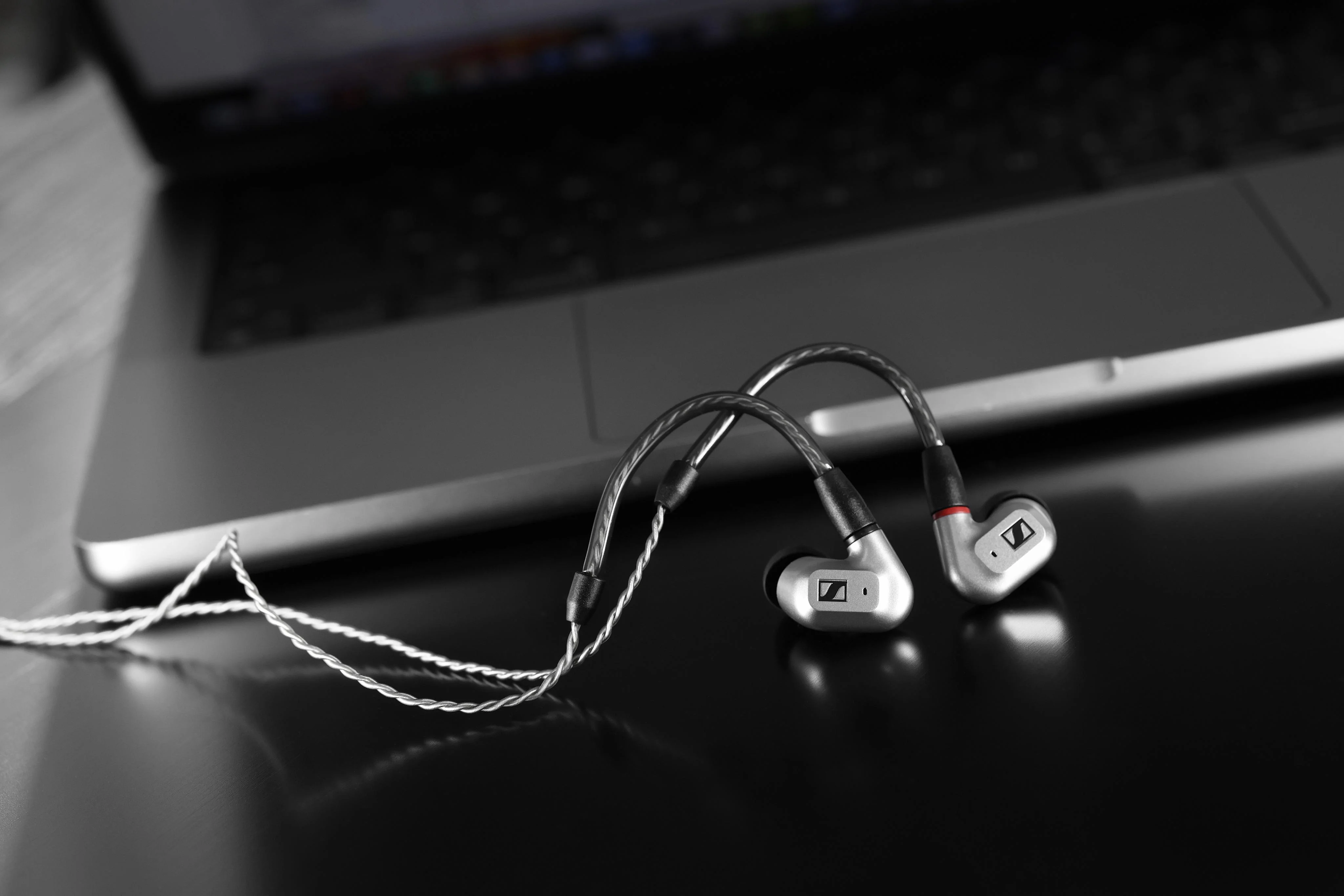 IE 200 Silver Refurbished